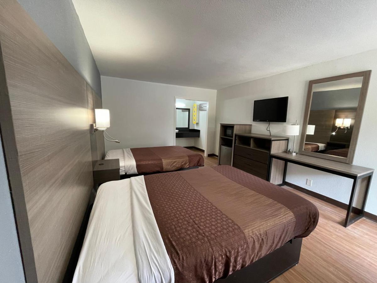Landmark Hotel Leesville エクステリア 写真