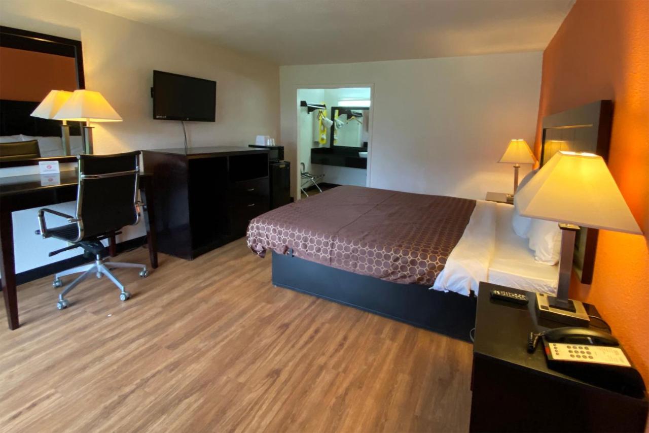 Landmark Hotel Leesville エクステリア 写真