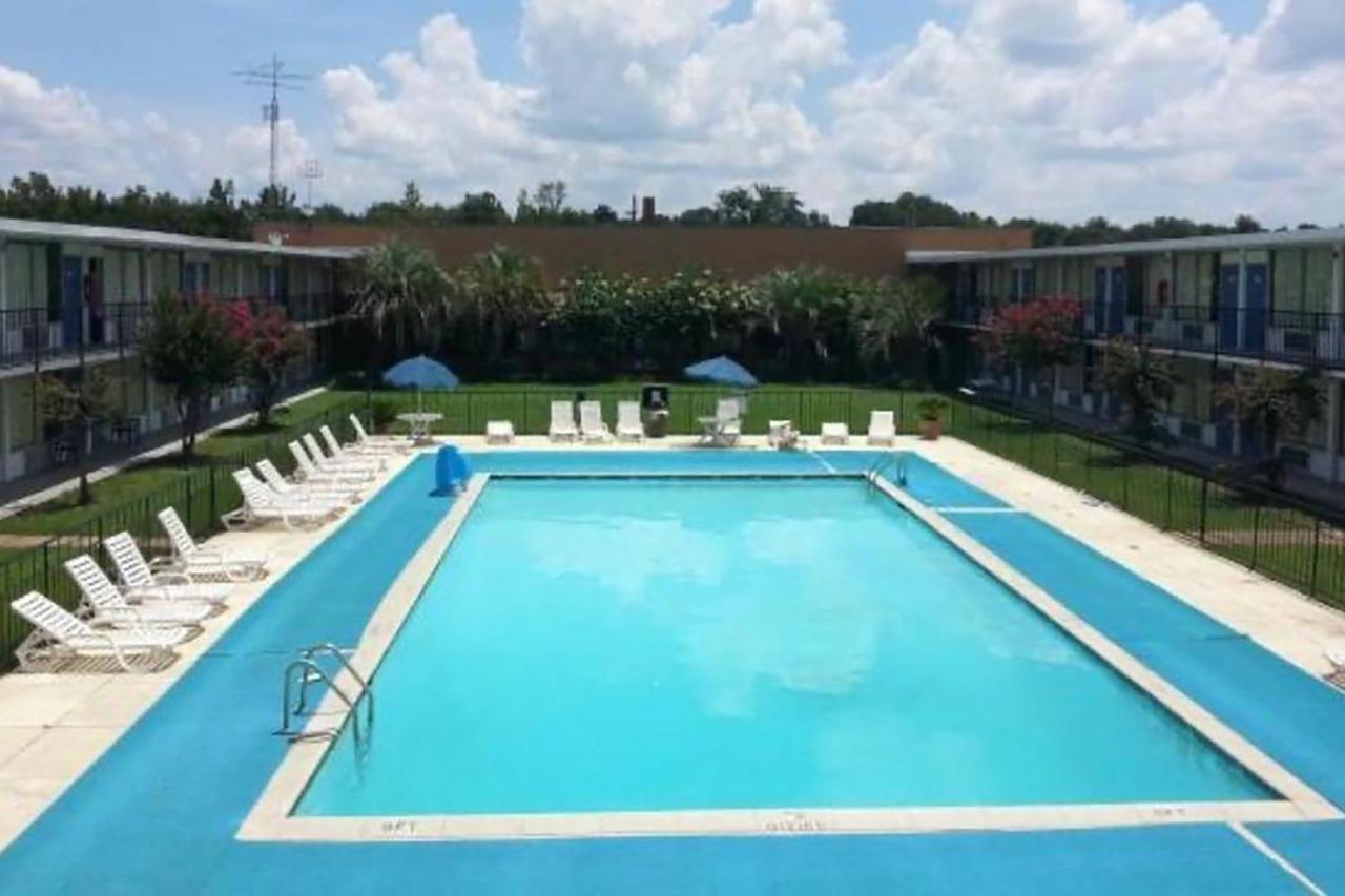 Landmark Hotel Leesville エクステリア 写真