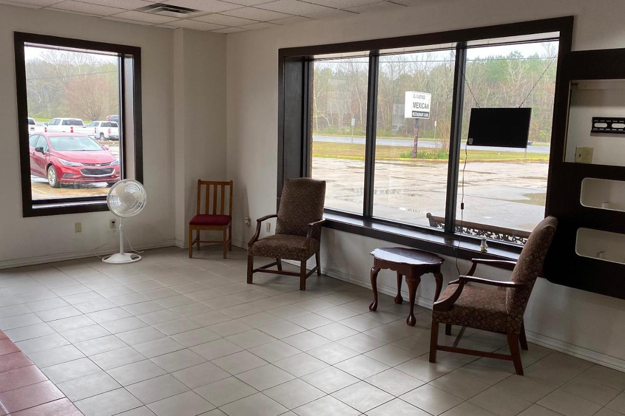 Landmark Hotel Leesville エクステリア 写真