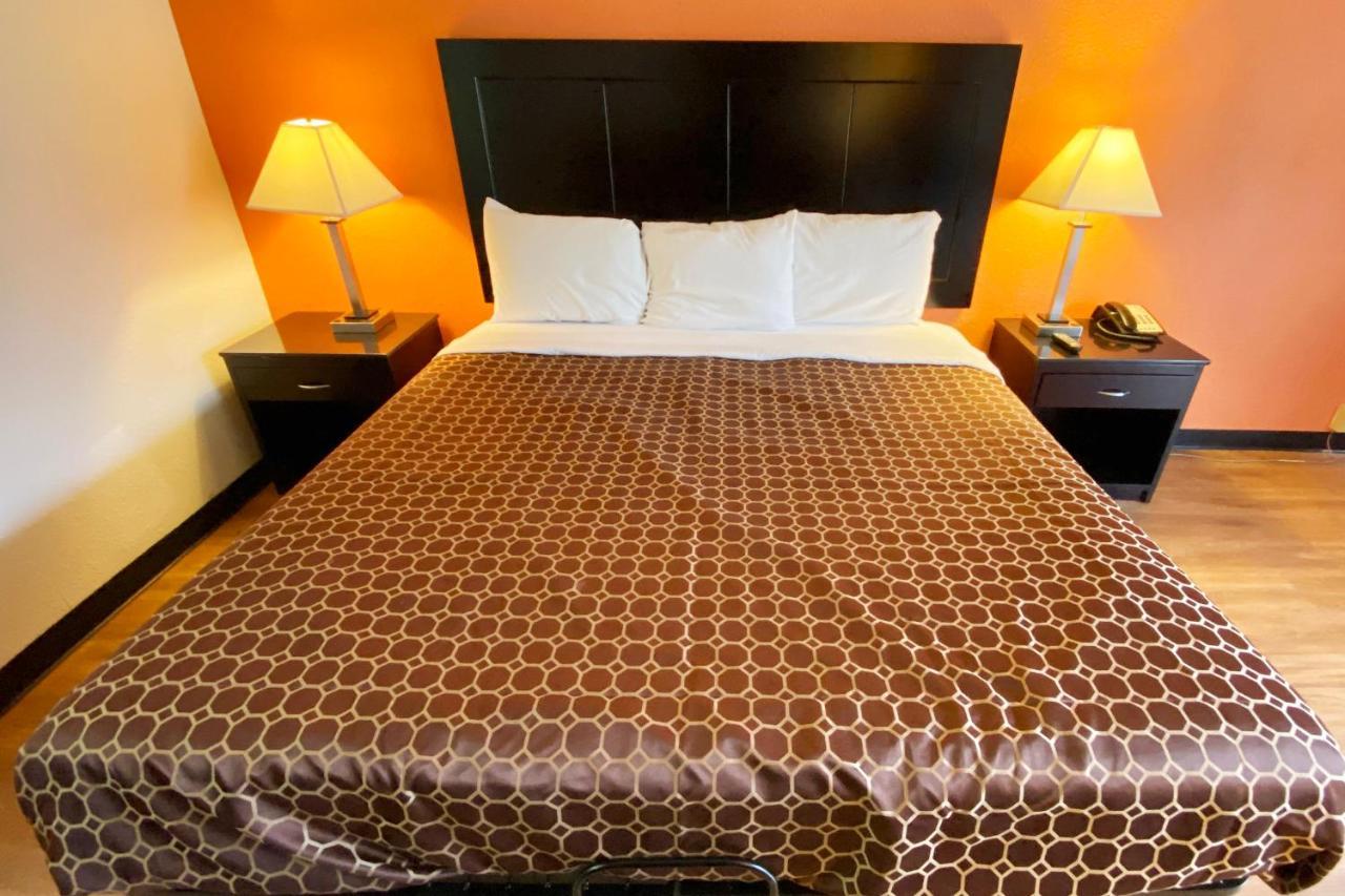 Landmark Hotel Leesville エクステリア 写真