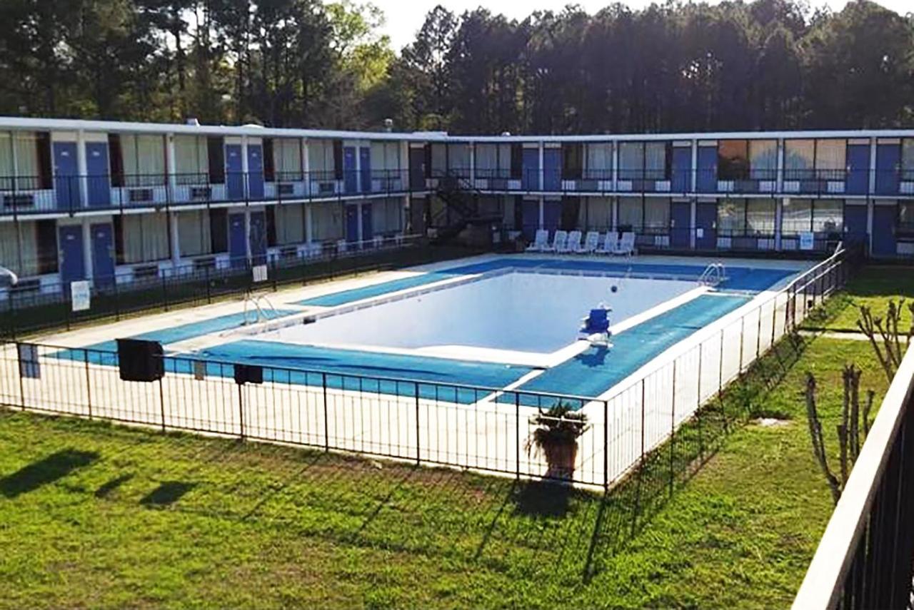 Landmark Hotel Leesville エクステリア 写真