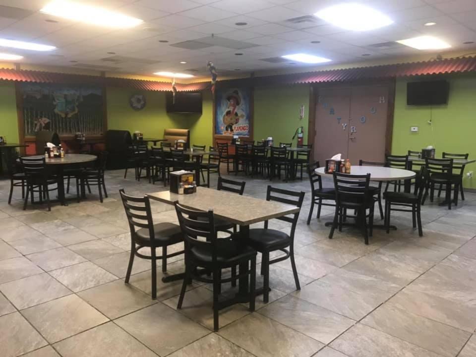 Landmark Hotel Leesville エクステリア 写真